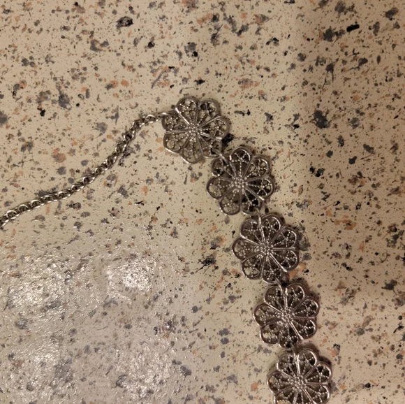 🟣 Silver flower choker - Picture 3 of 4